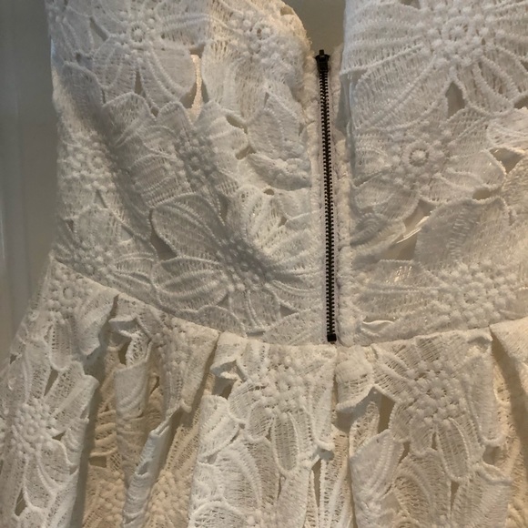 NWOT Pretty white dress - Picture 3 of 6